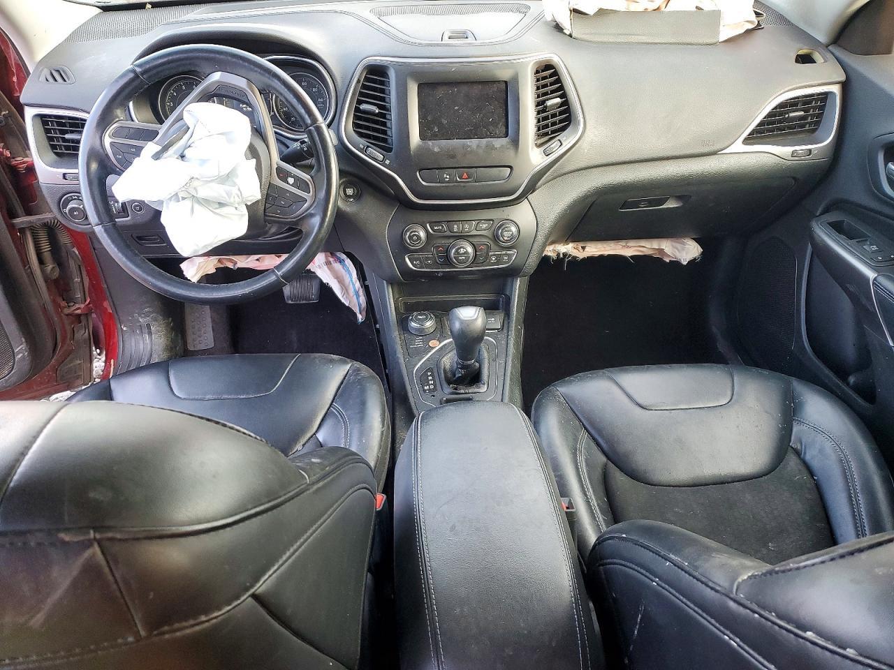 2019 Jeep Cherokee Latitude Plus - zdjęcie 8