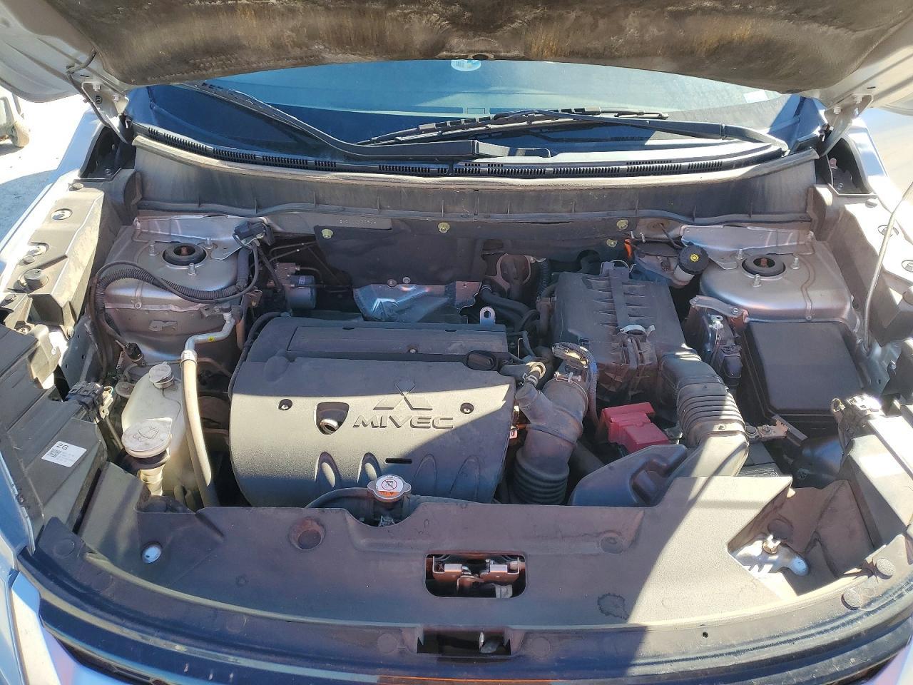 2020 Mitsubishi Outlander Sport Se - zdjęcie 11