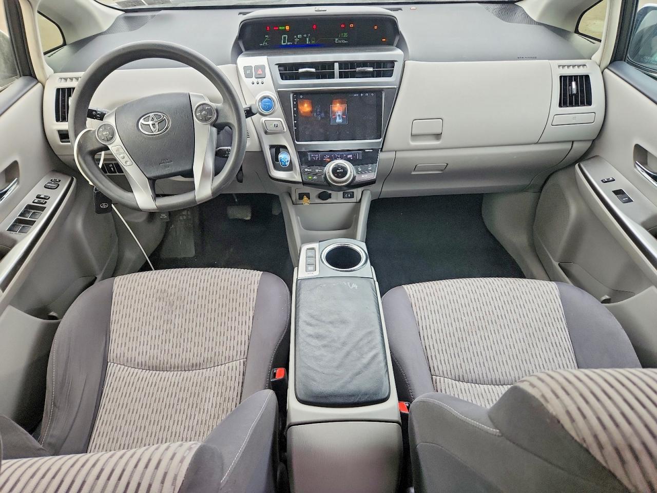2015 Toyota Prius V - zdjęcie 8