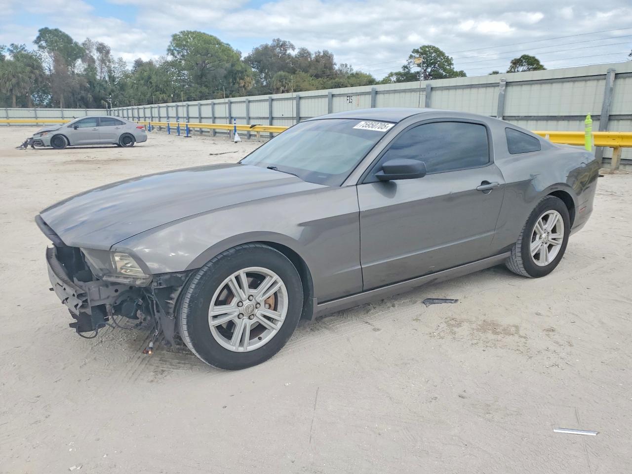 2014 Ford Mustang - zdjęcie główne