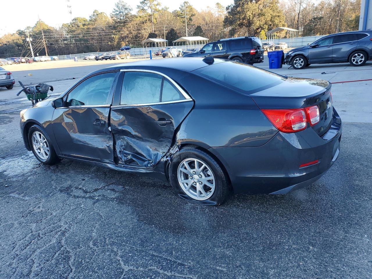 2014 Chevrolet Malibu Ls - zdjęcie 2