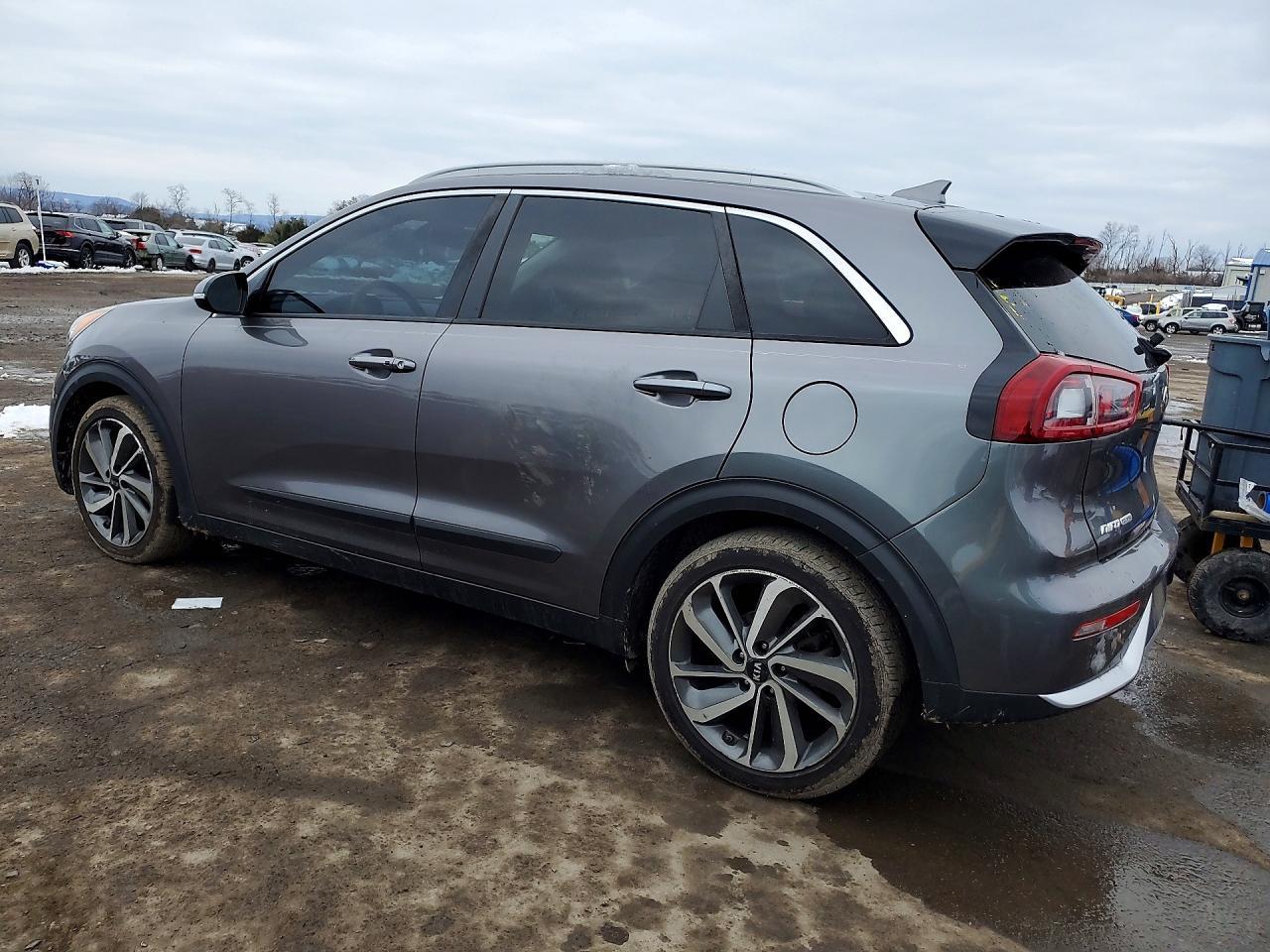 2018 Kia Niro Touring - zdjęcie 2