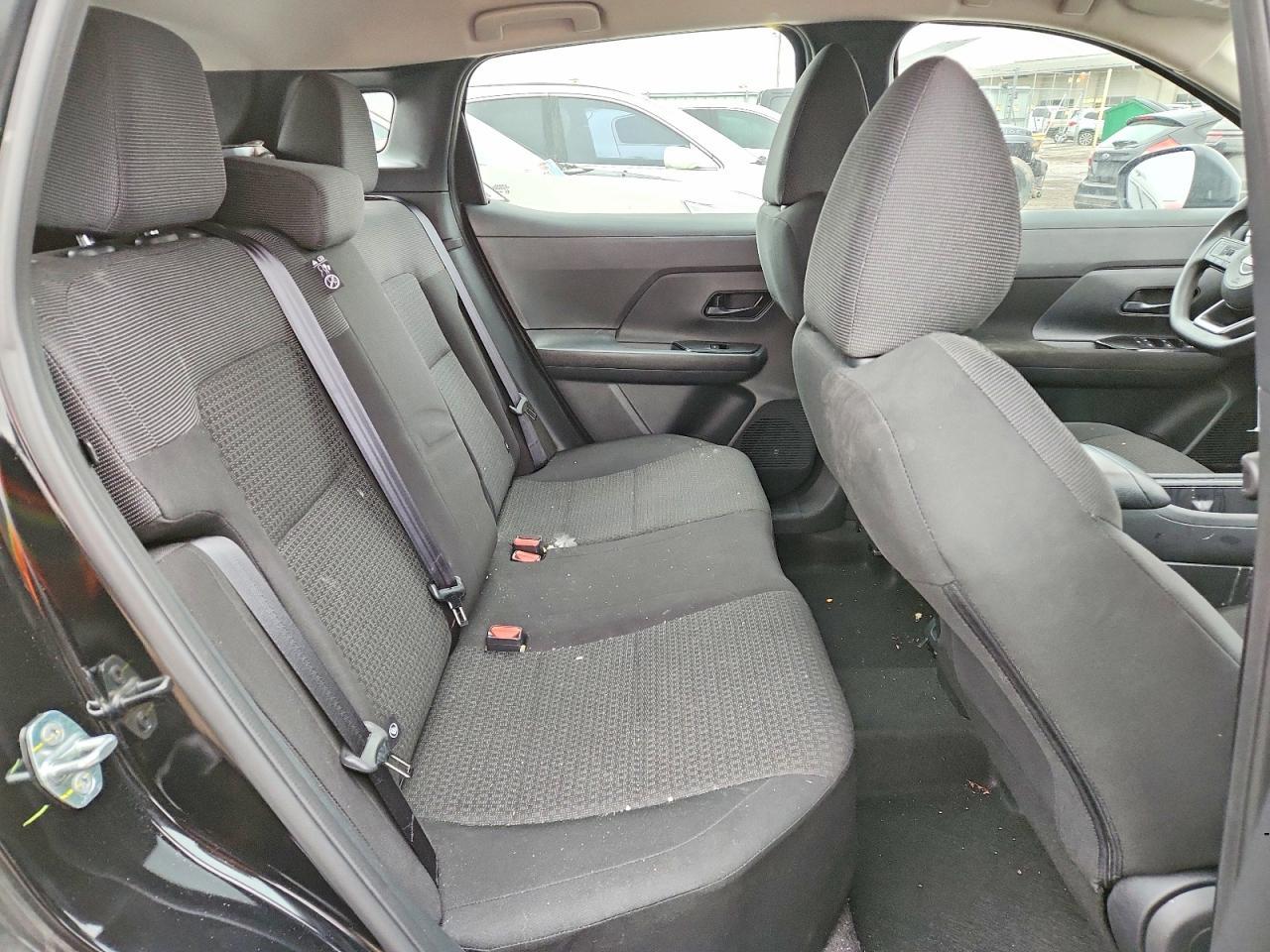 2025 Nissan Kicks S - zdjęcie 10