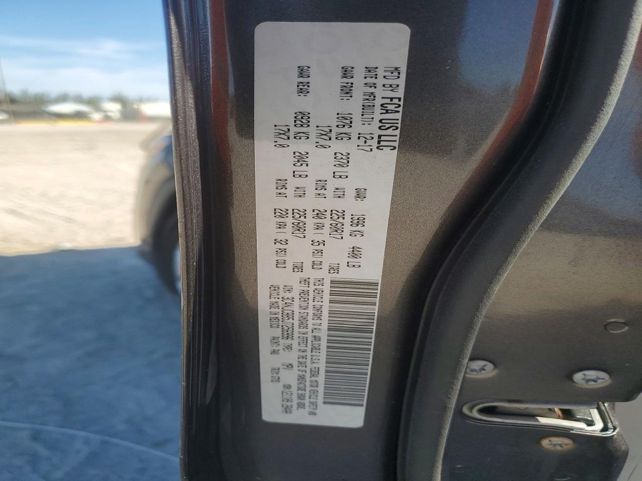 2018 Jeep Compass Latitude - zdjęcie 13