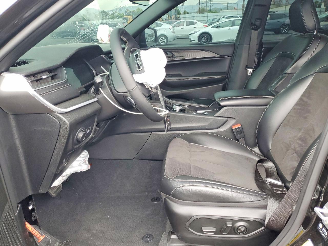 2025 Jeep Grand Cherokee L Laredo - zdjęcie 7