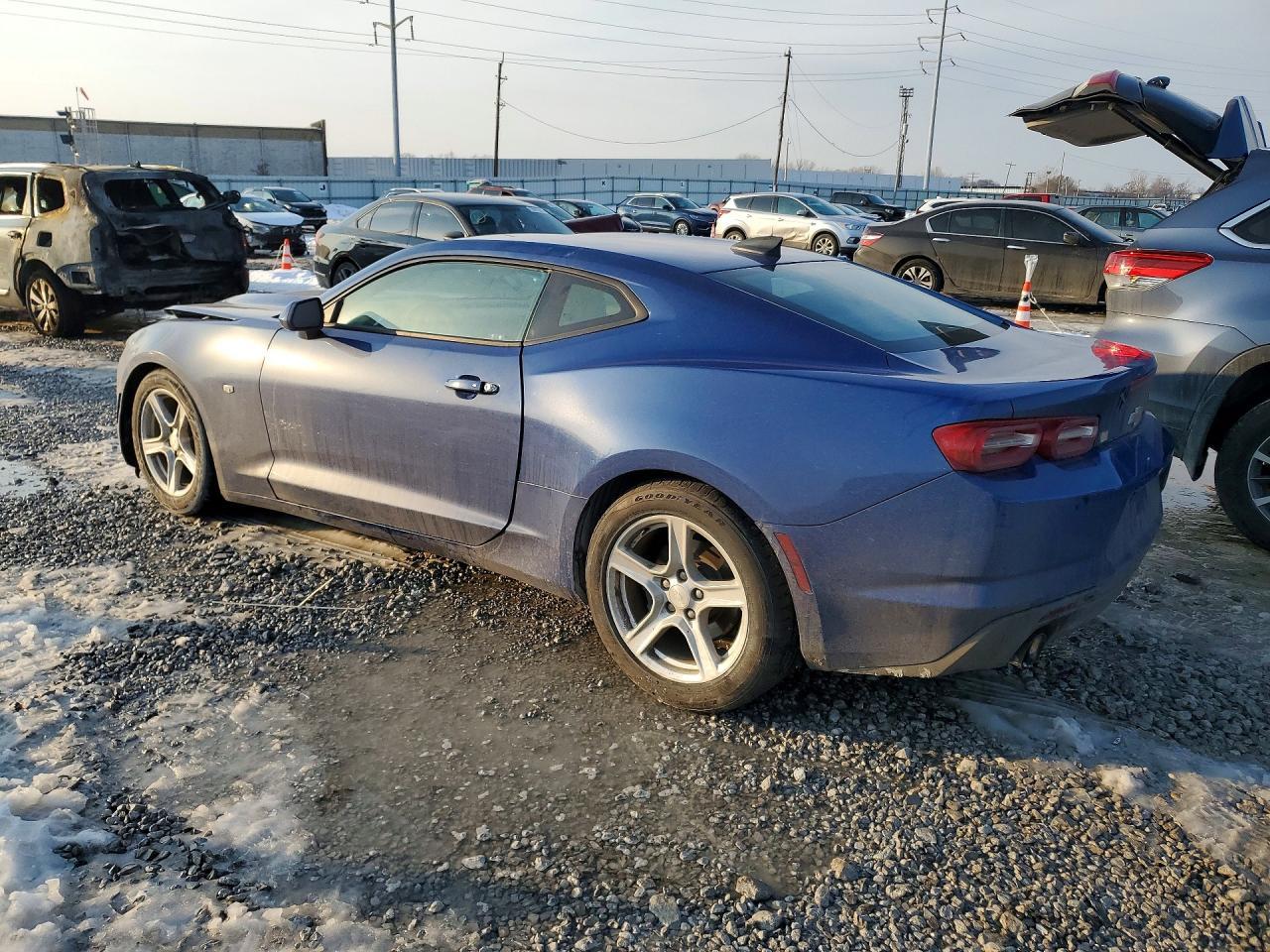 2019 Chevrolet Camaro Ls - zdjęcie 2