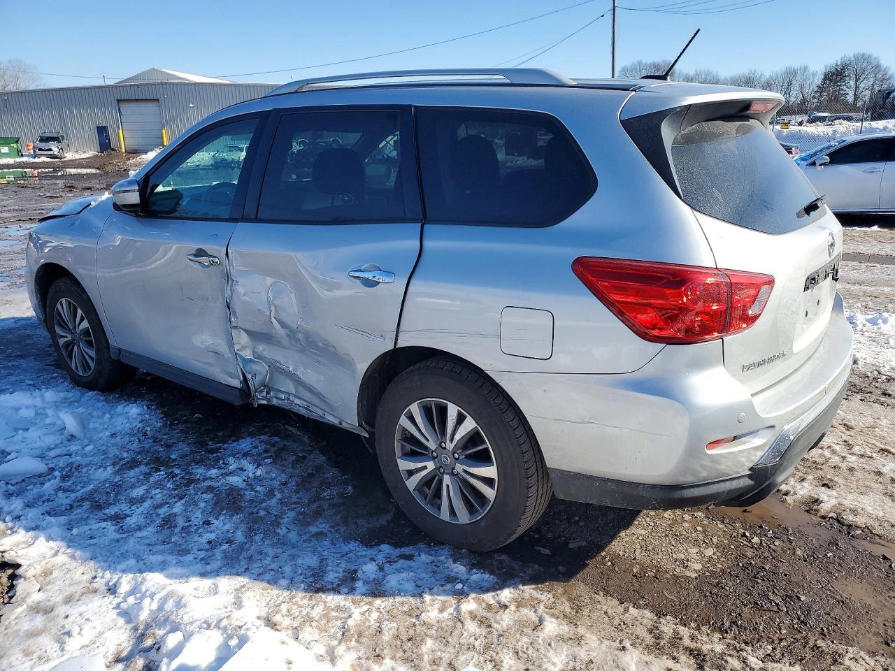 2017 Nissan Pathfinder S - zdjęcie 2