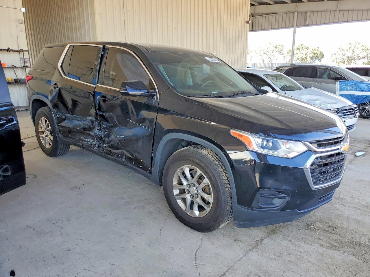 2020 Chevrolet Traverse Ls - zdjęcie 4