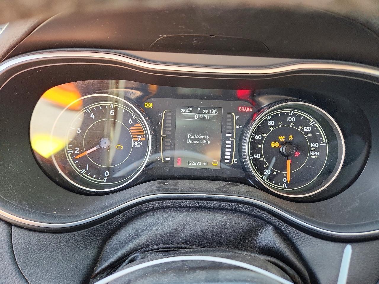 2021 Jeep Cherokee Latitude Plus - zdjęcie 9