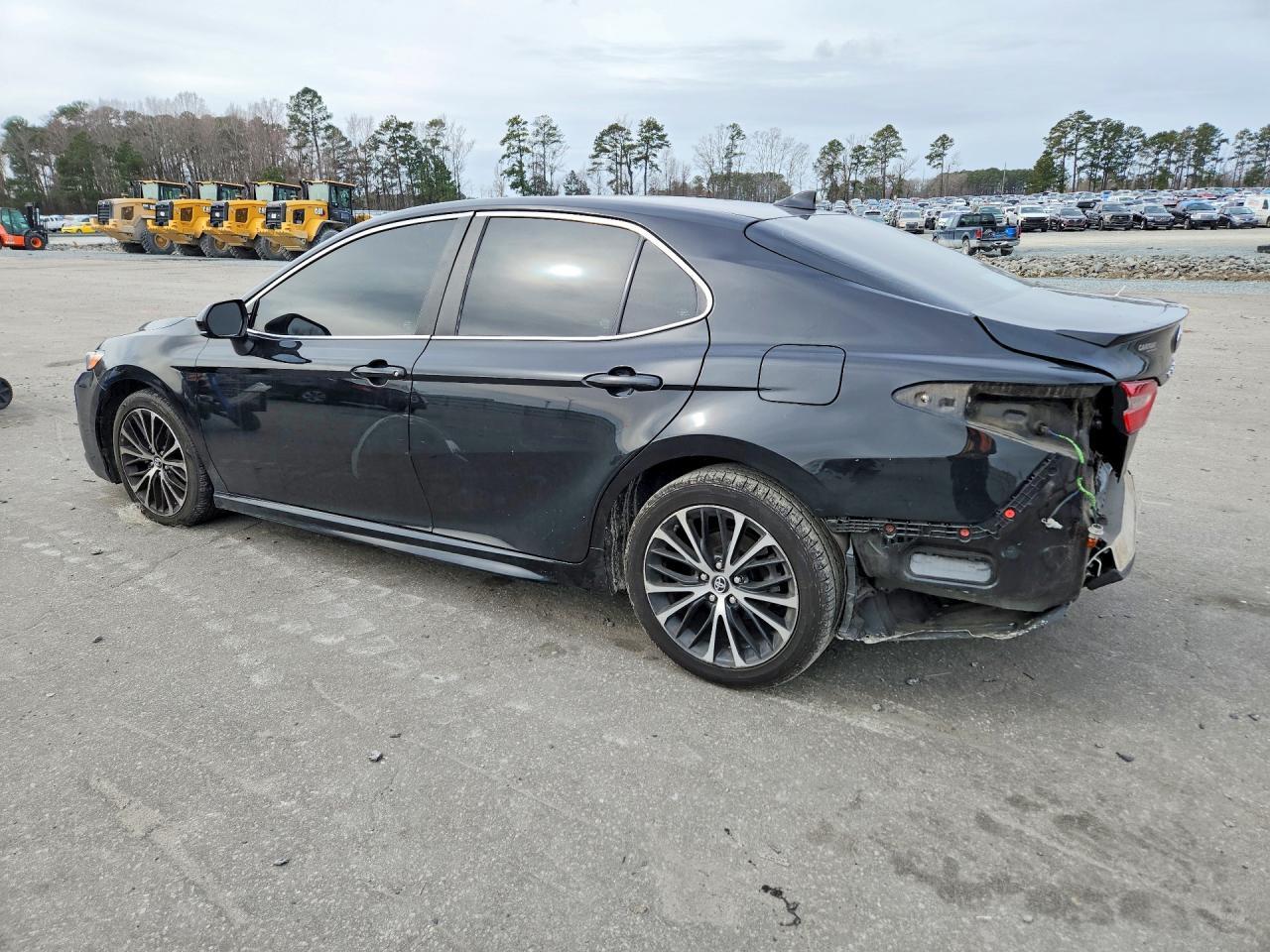 2019 Toyota Camry L - zdjęcie 2