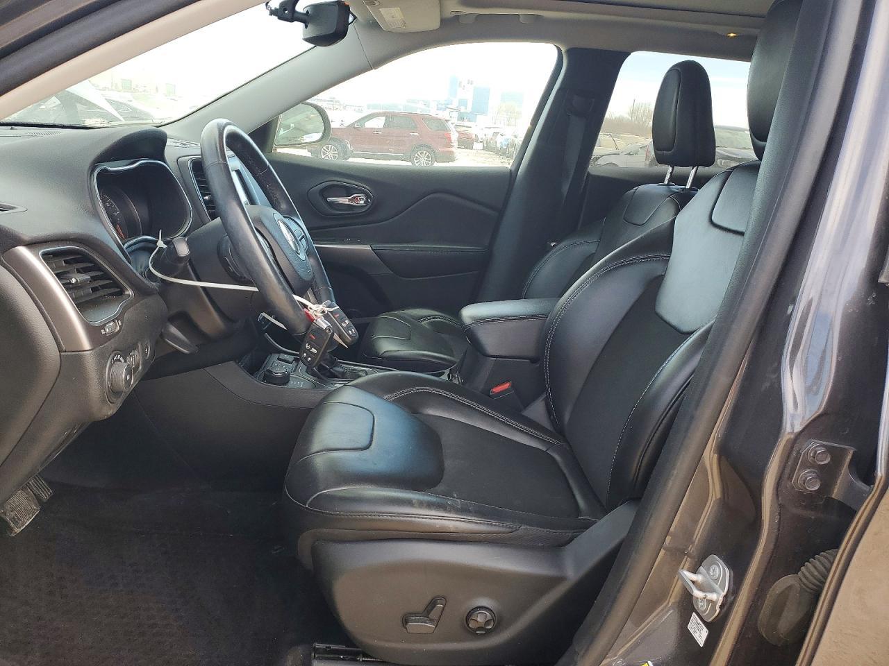 2019 Jeep Cherokee Latitude Plus - zdjęcie 7
