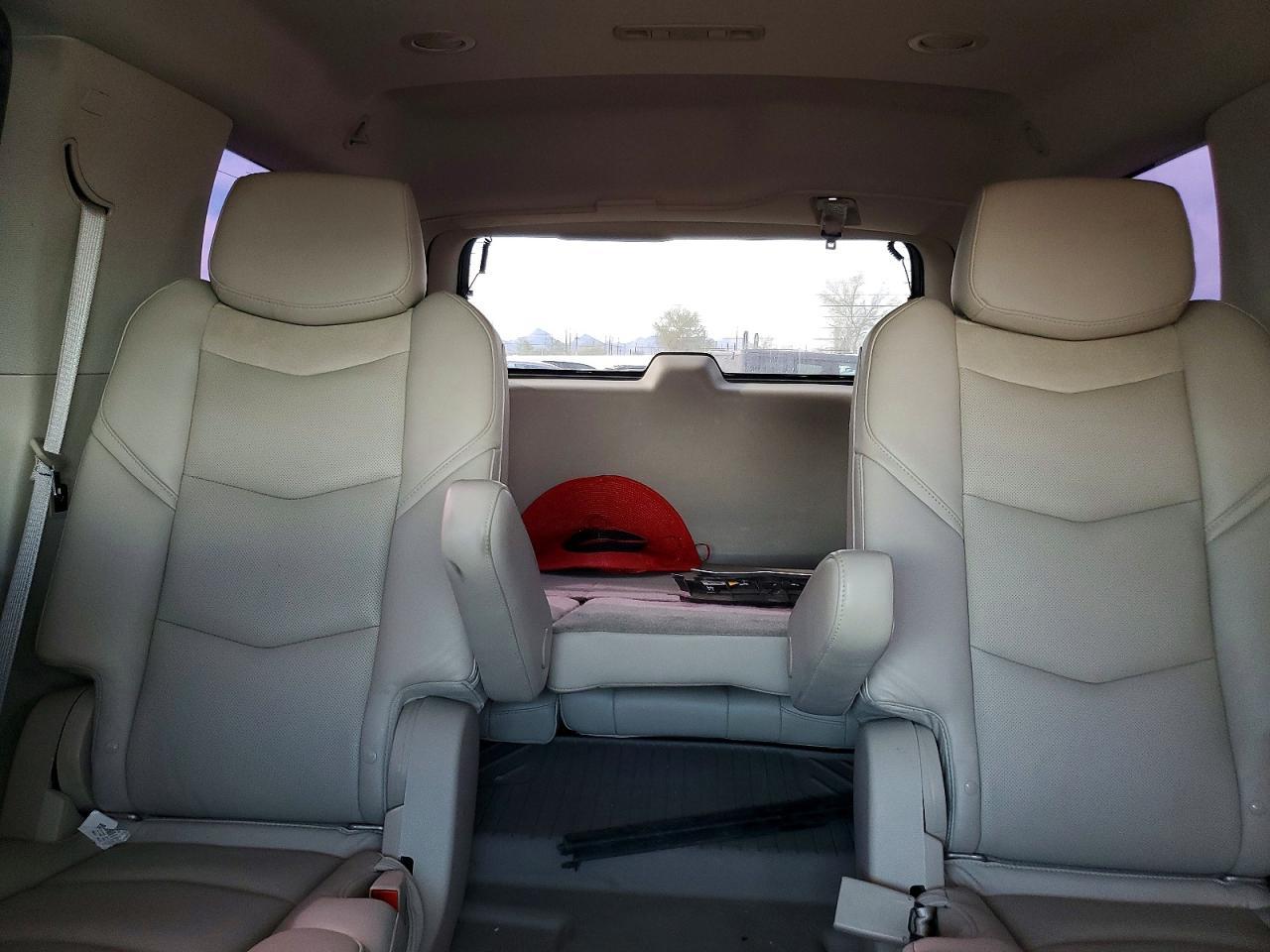 2020 Cadillac Escalade Luxury - zdjęcie 10