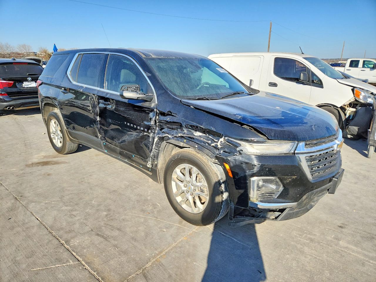2023 Chevrolet Traverse Ls - zdjęcie 4