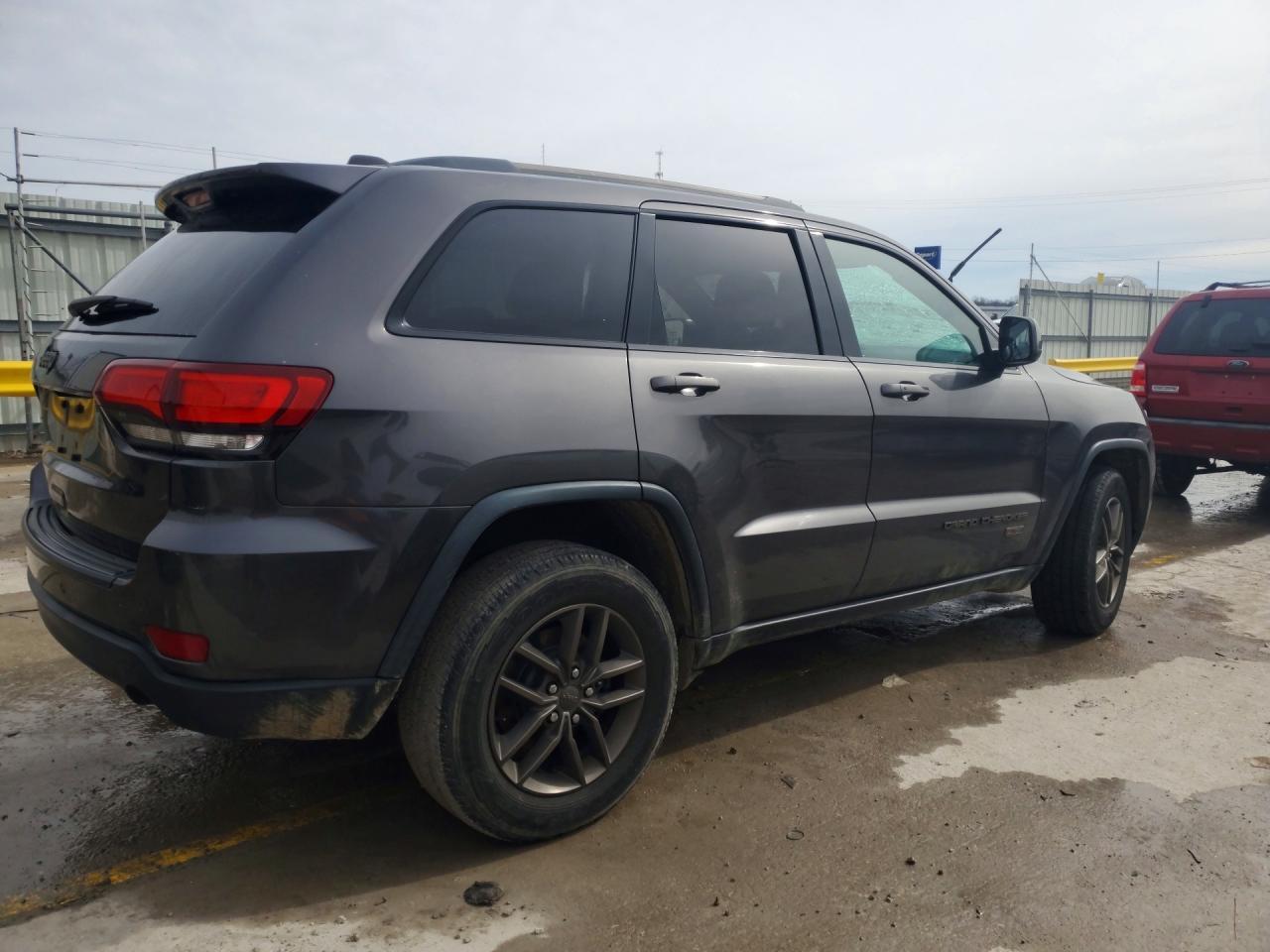 2016 Jeep Grand Cherokee Laredo - zdjęcie 3