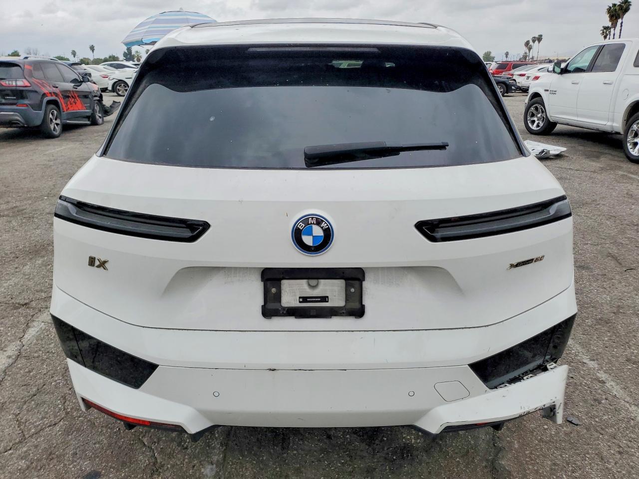 2024 BMW Ix xDrive50 - zdjęcie 6