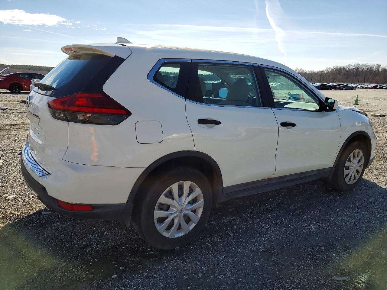 2017 Nissan Rogue S - zdjęcie 3