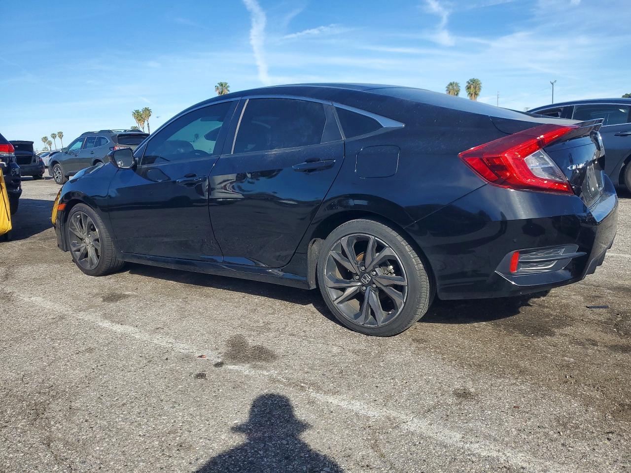 2021 Honda Civic Sport - zdjęcie 2