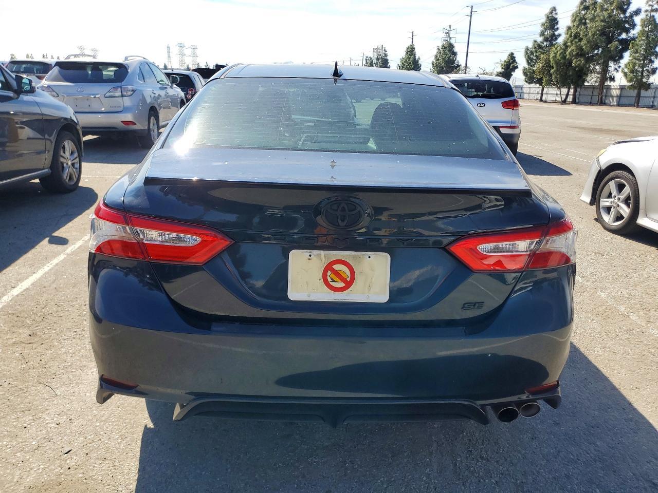 2019 Toyota Camry Se - zdjęcie 6