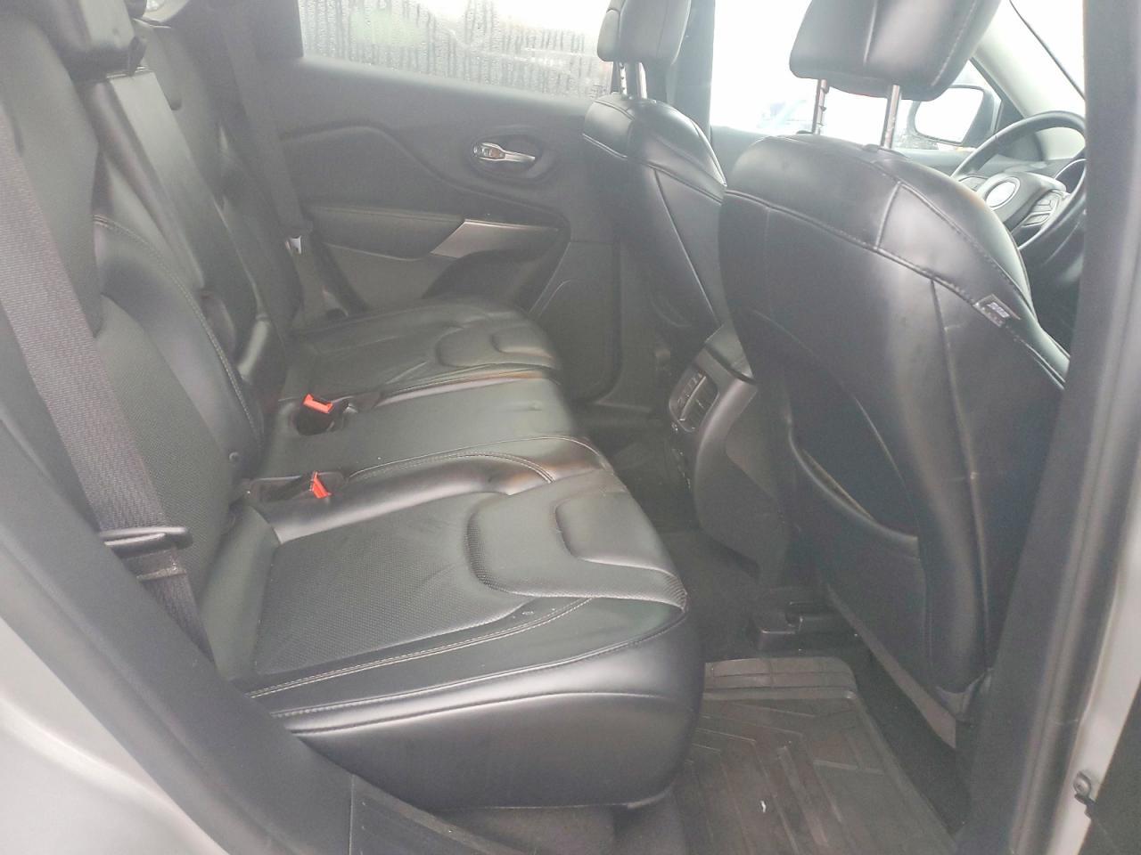 2019 Jeep Cherokee Limited - zdjęcie 11