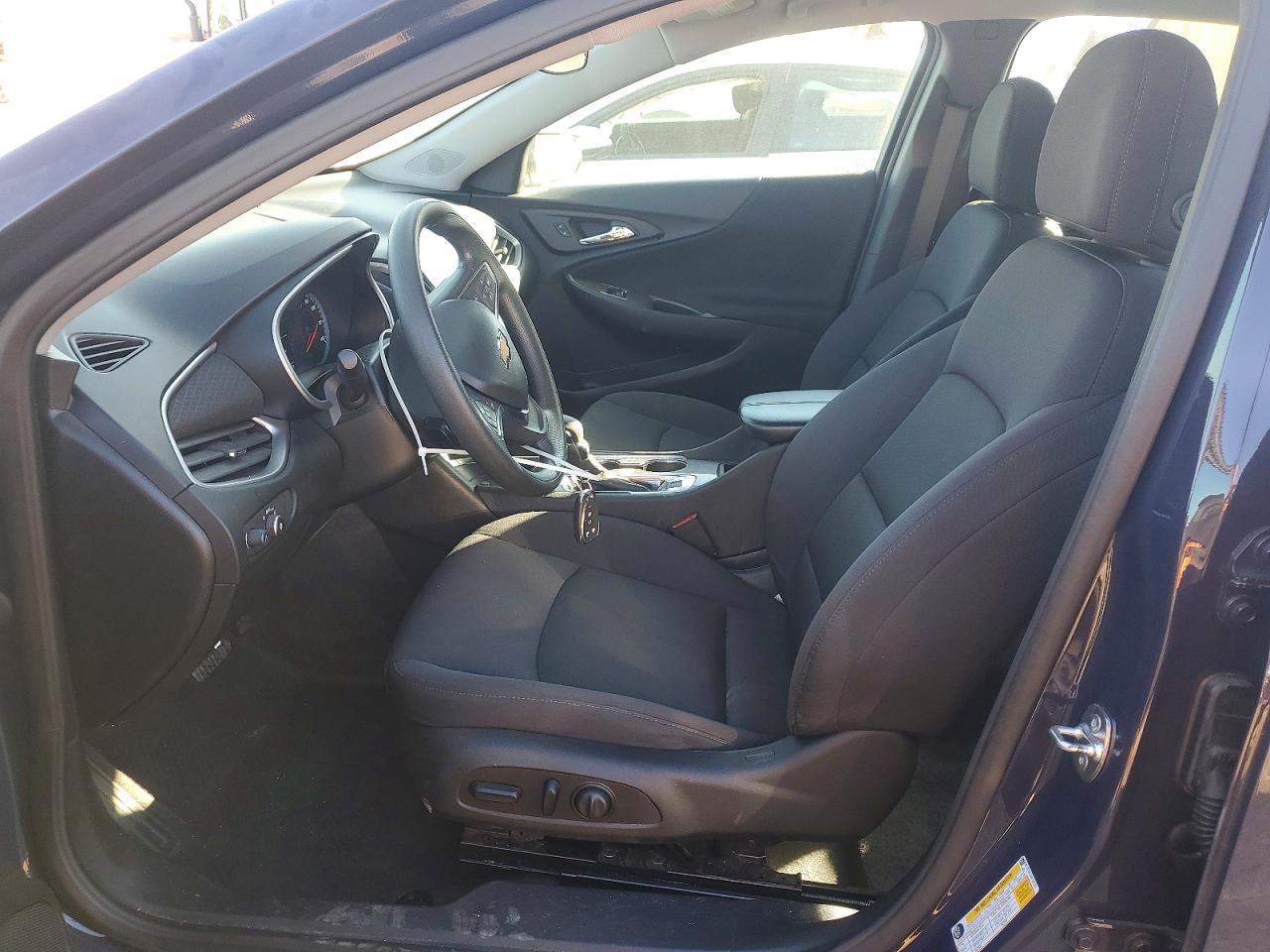 2025 Chevrolet Malibu Lt - zdjęcie 7