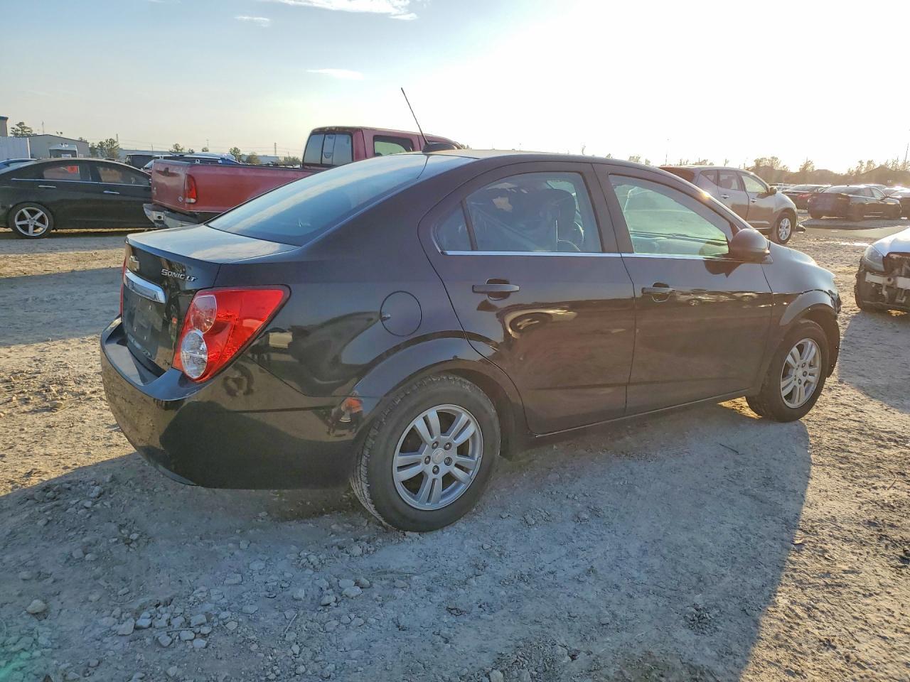 2016 Chevrolet Sonic Lt - zdjęcie 3