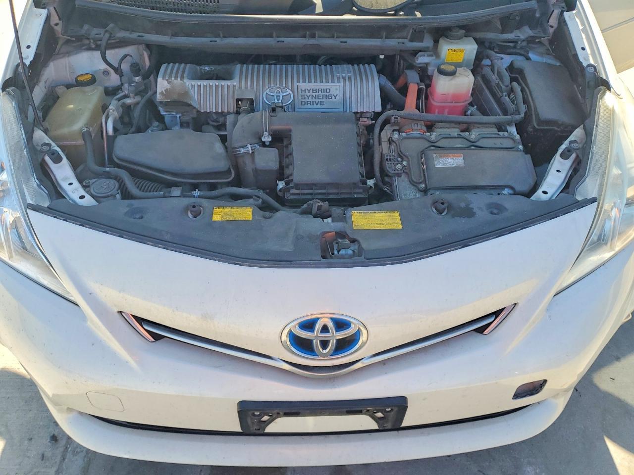 2013 Toyota Prius V - zdjęcie 11