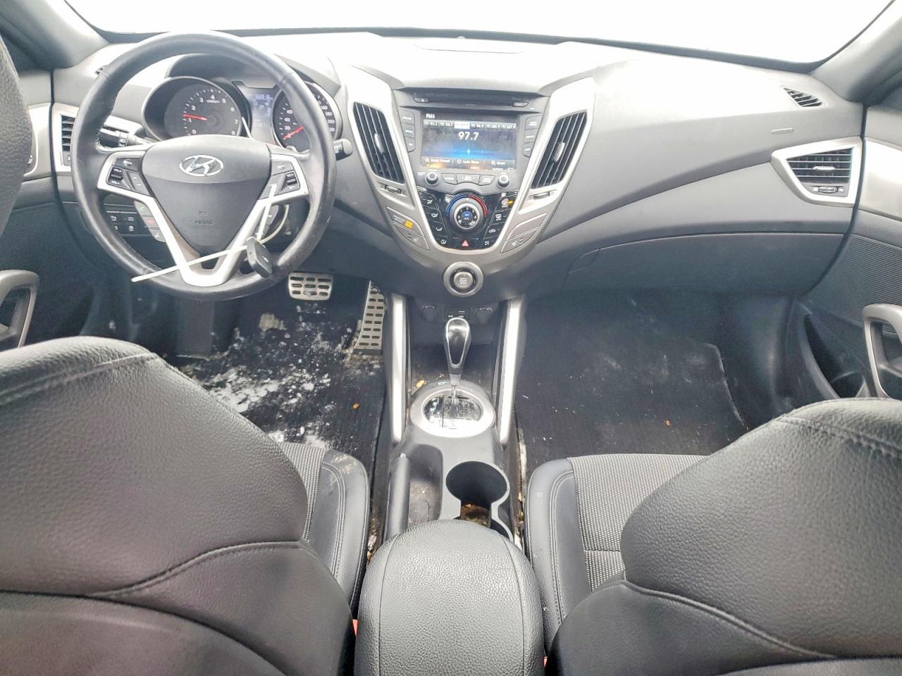 2016 Hyundai Veloster - zdjęcie 8