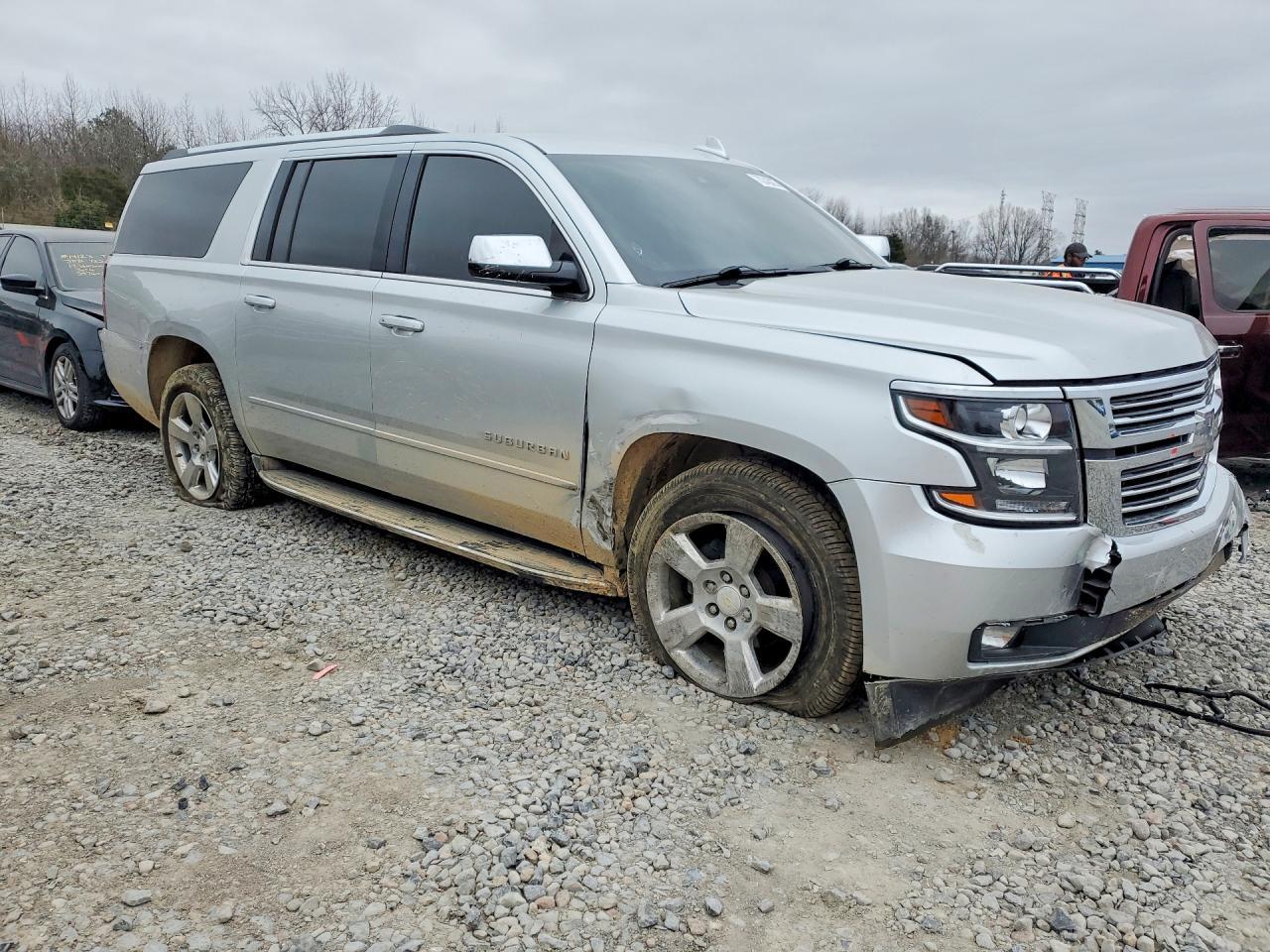 2020 Chevrolet Suburban C1500 Premier - zdjęcie 4