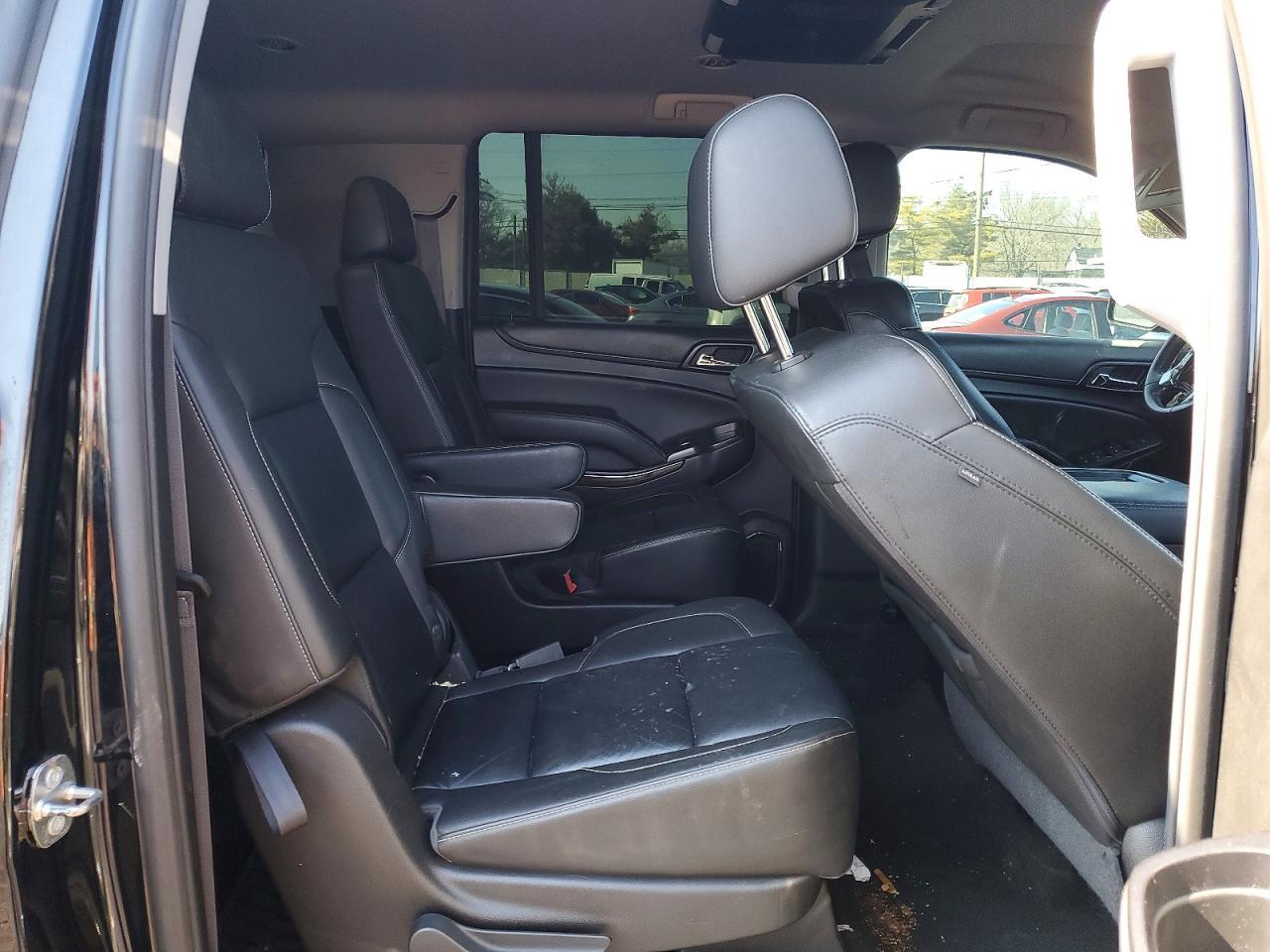 2016 Chevrolet Suburban K1500 Lt - zdjęcie 11