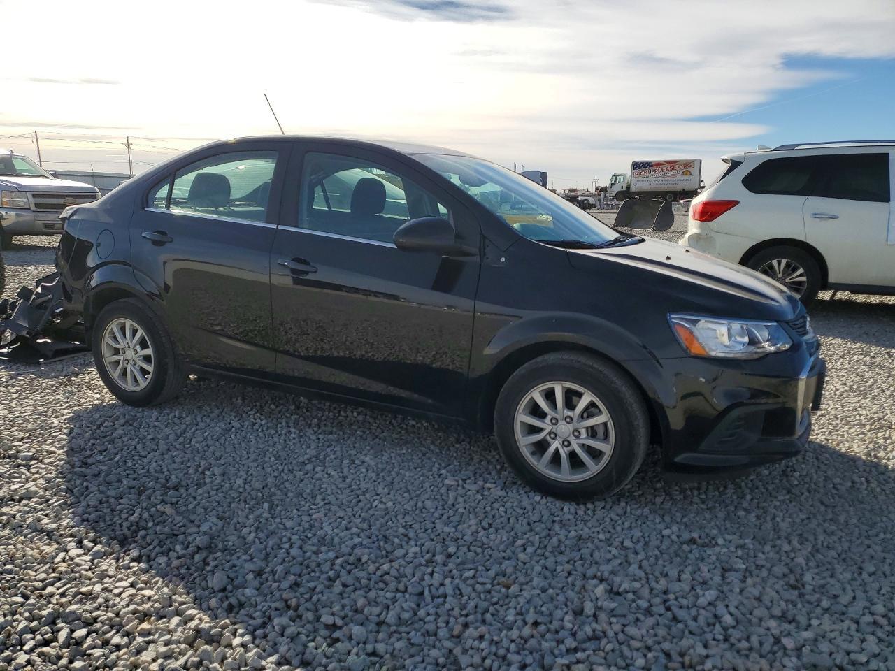 2020 Chevrolet Sonic Lt - zdjęcie 4