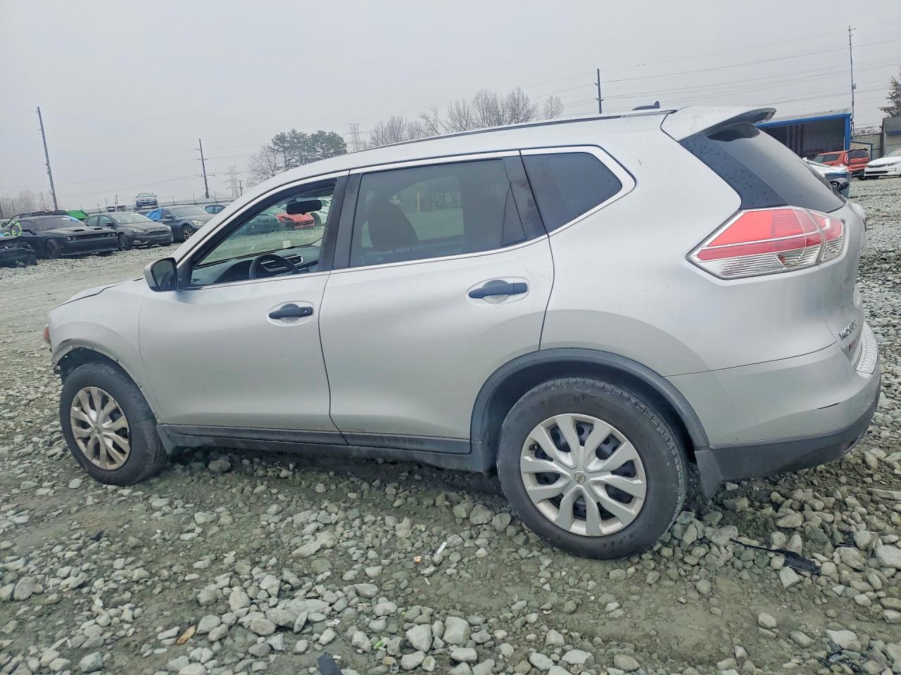2016 Nissan Rogue S - zdjęcie 2