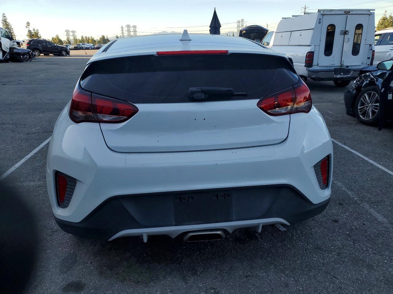 2019 Hyundai Veloster 2.0L Premium - zdjęcie 6