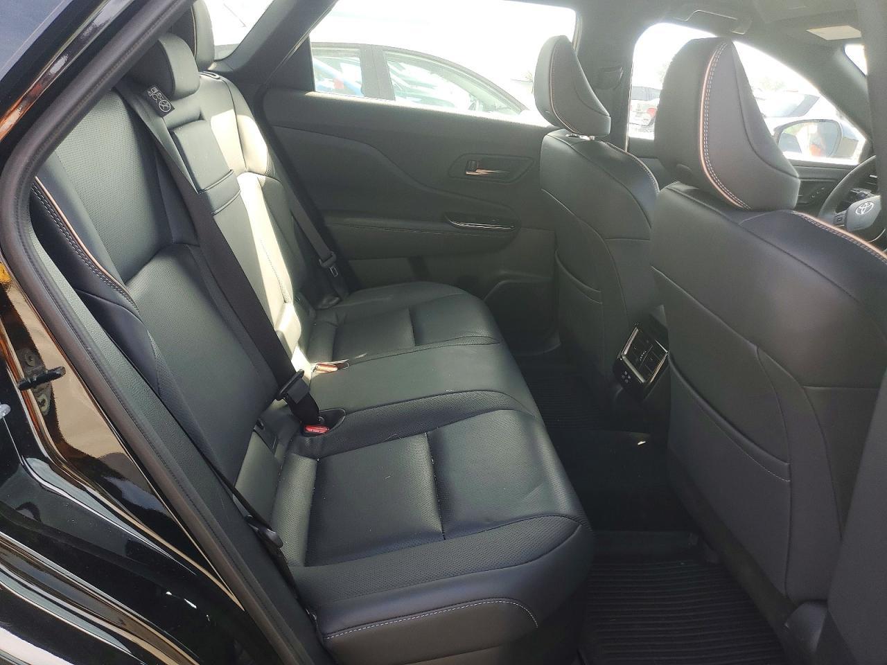 2025 Toyota Crown Signia Xle - zdjęcie 11