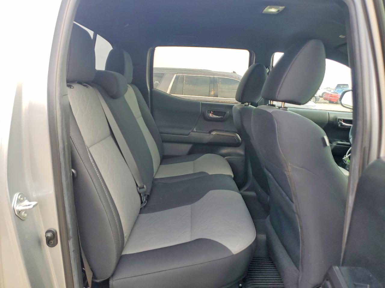 2022 Toyota Tacoma Double Cab - zdjęcie 10