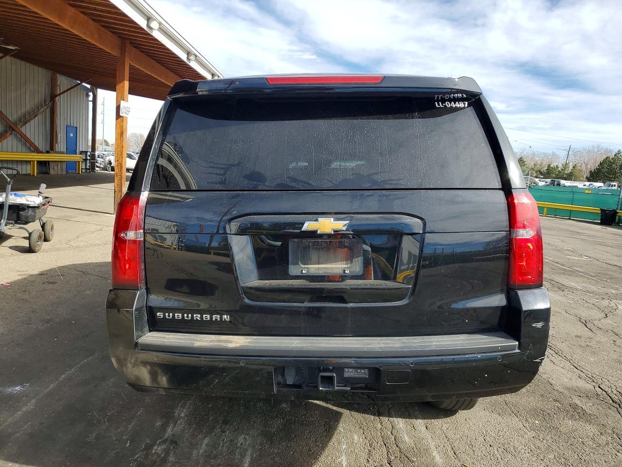 2020 Chevrolet Suburban 1 - zdjęcie 6