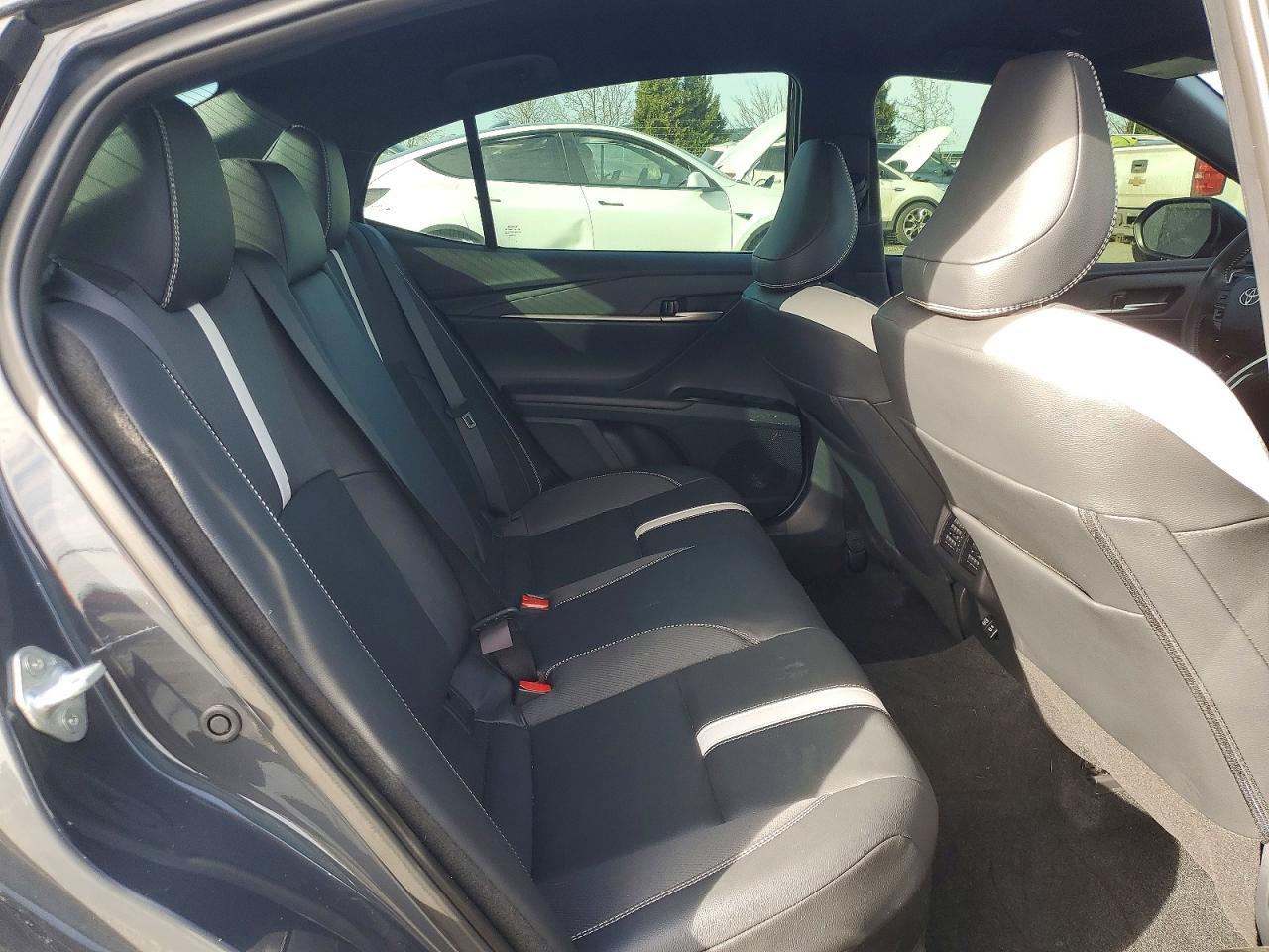 2025 Toyota Camry Se - zdjęcie 10