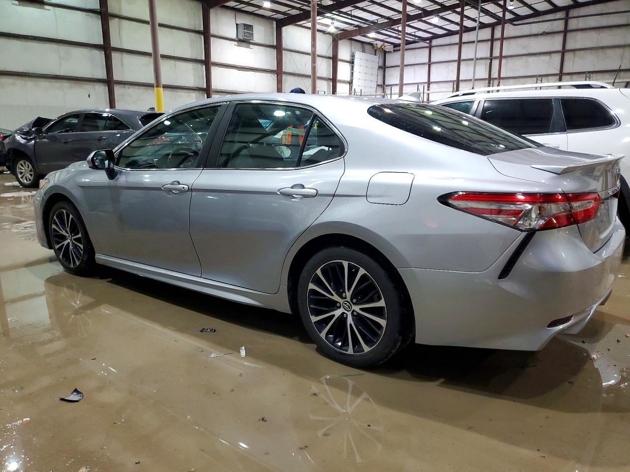 2019 Toyota Camry L - zdjęcie 2