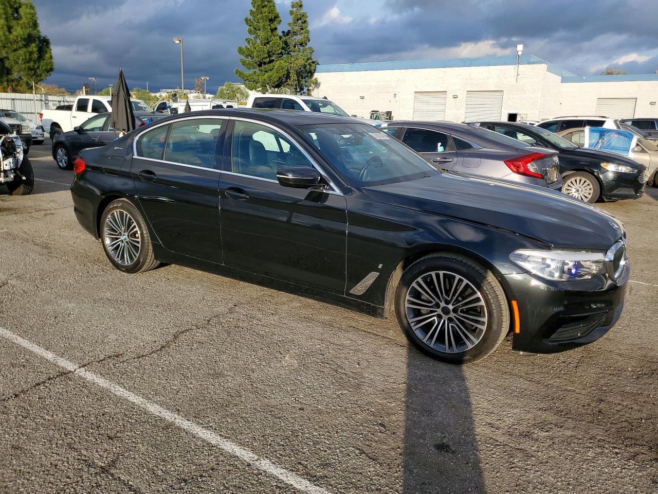 2019 BMW 530E - zdjęcie 4
