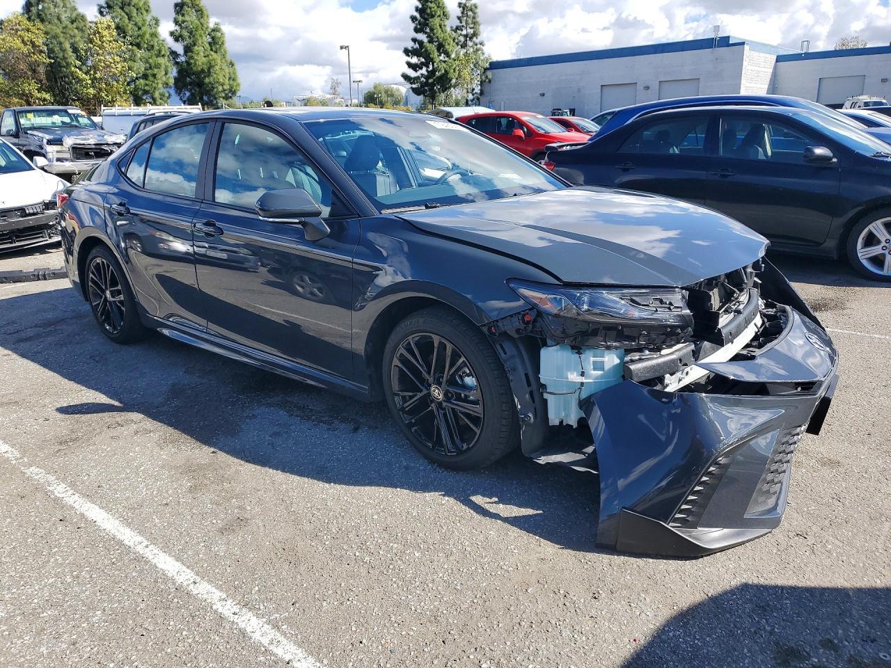 2025 Toyota Camry Xse - zdjęcie 4