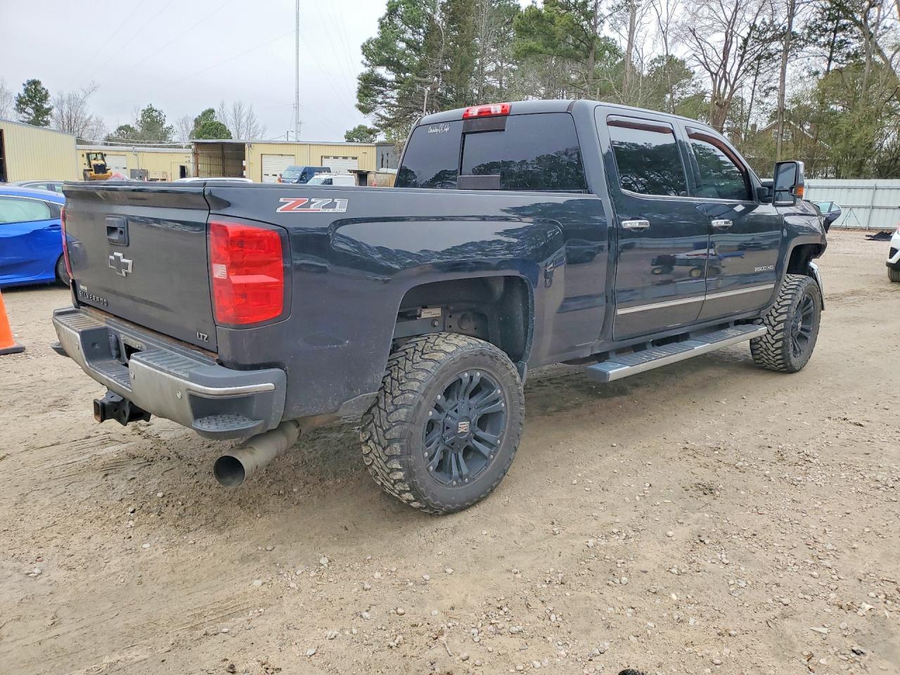 2016 Chevrolet Silverado K2500 Heavy Duty Ltz - zdjęcie 3