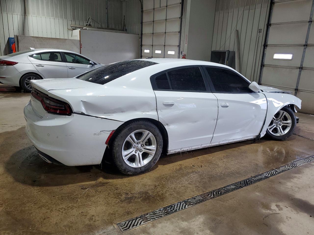 2022 Dodge Charger Sxt - zdjęcie 3