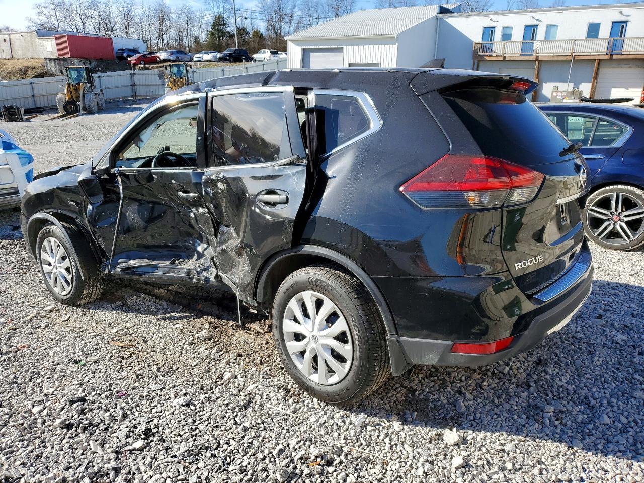2017 Nissan Rogue S - zdjęcie 2