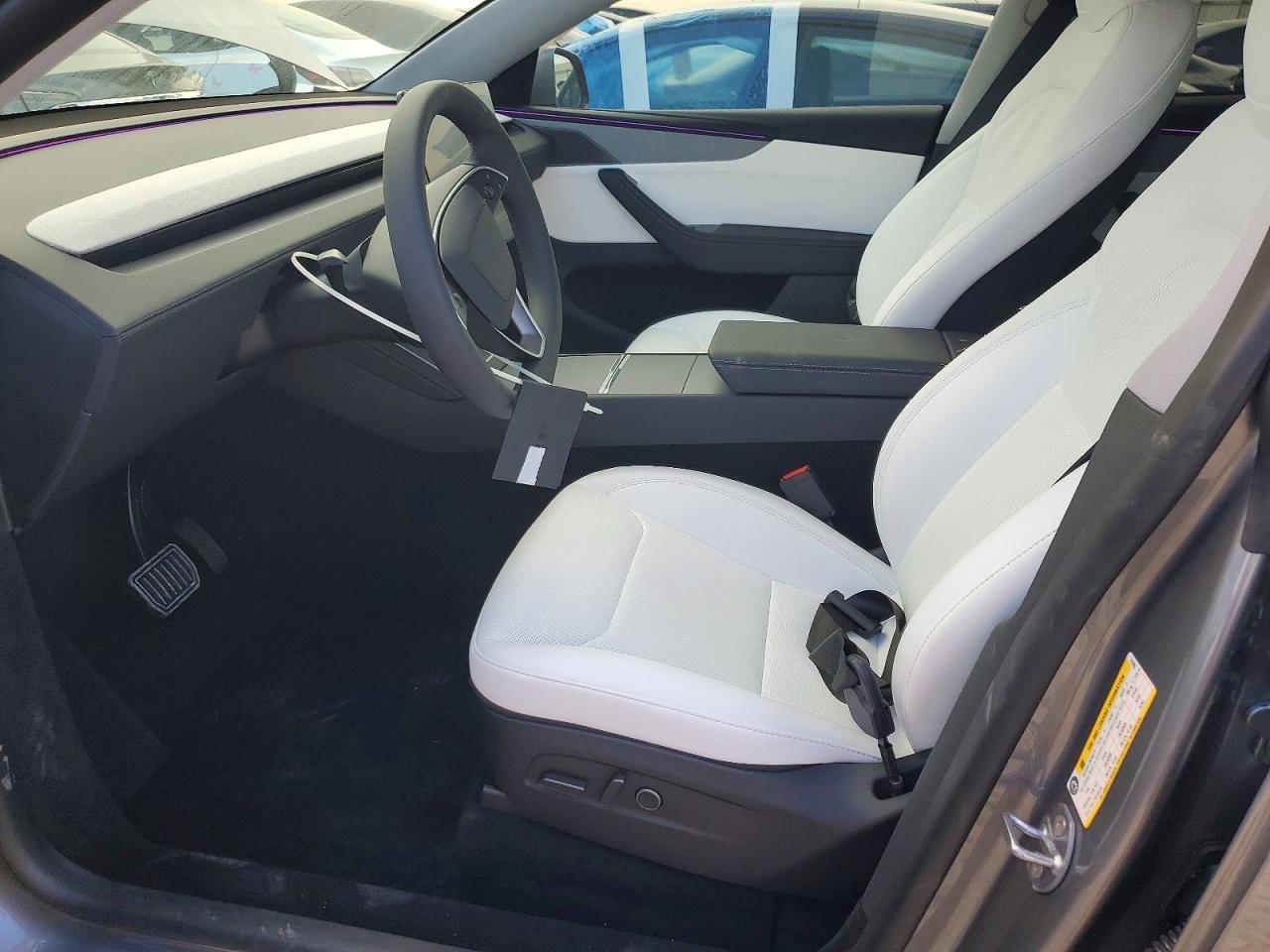 2026 Tesla Model Y - zdjęcie 7