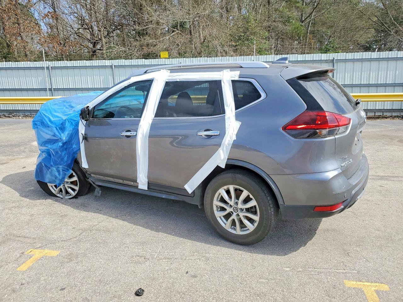 2020 Nissan Rogue S - zdjęcie 2