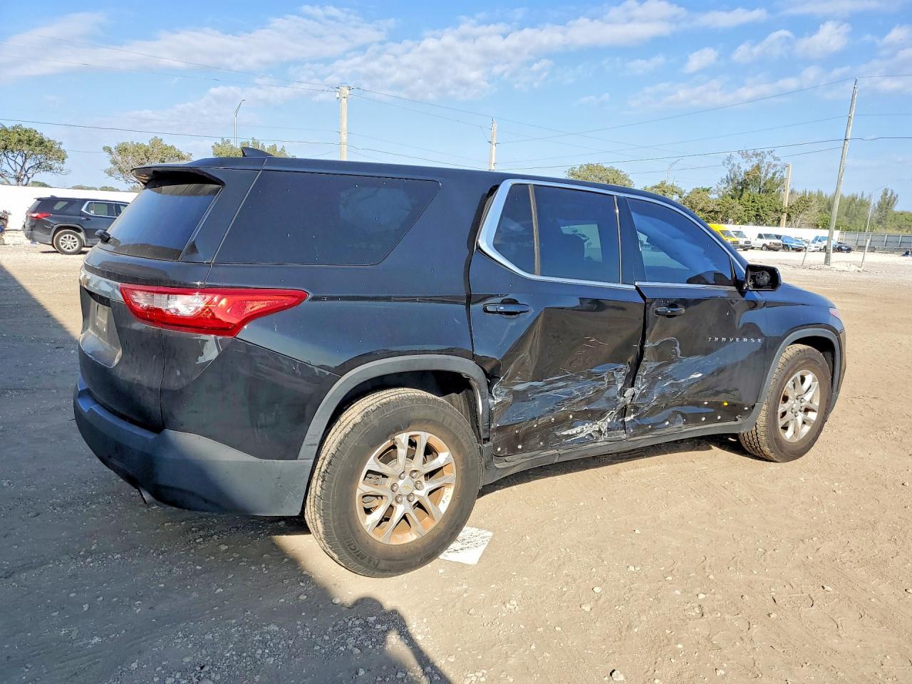 2020 Chevrolet Traverse Ls - zdjęcie 3