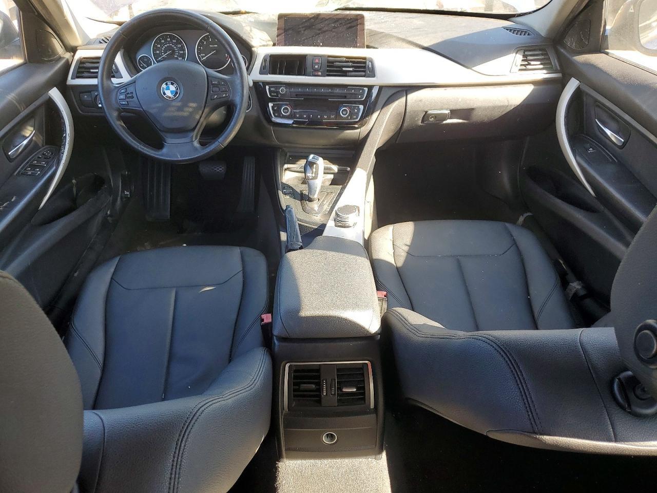 2018 BMW 320 Xi - zdjęcie 8