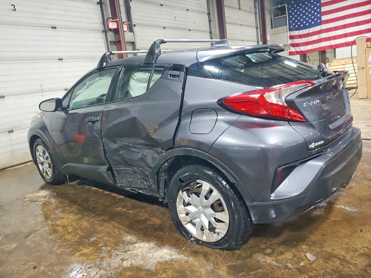 2019 Toyota C-Hr Le - zdjęcie 2