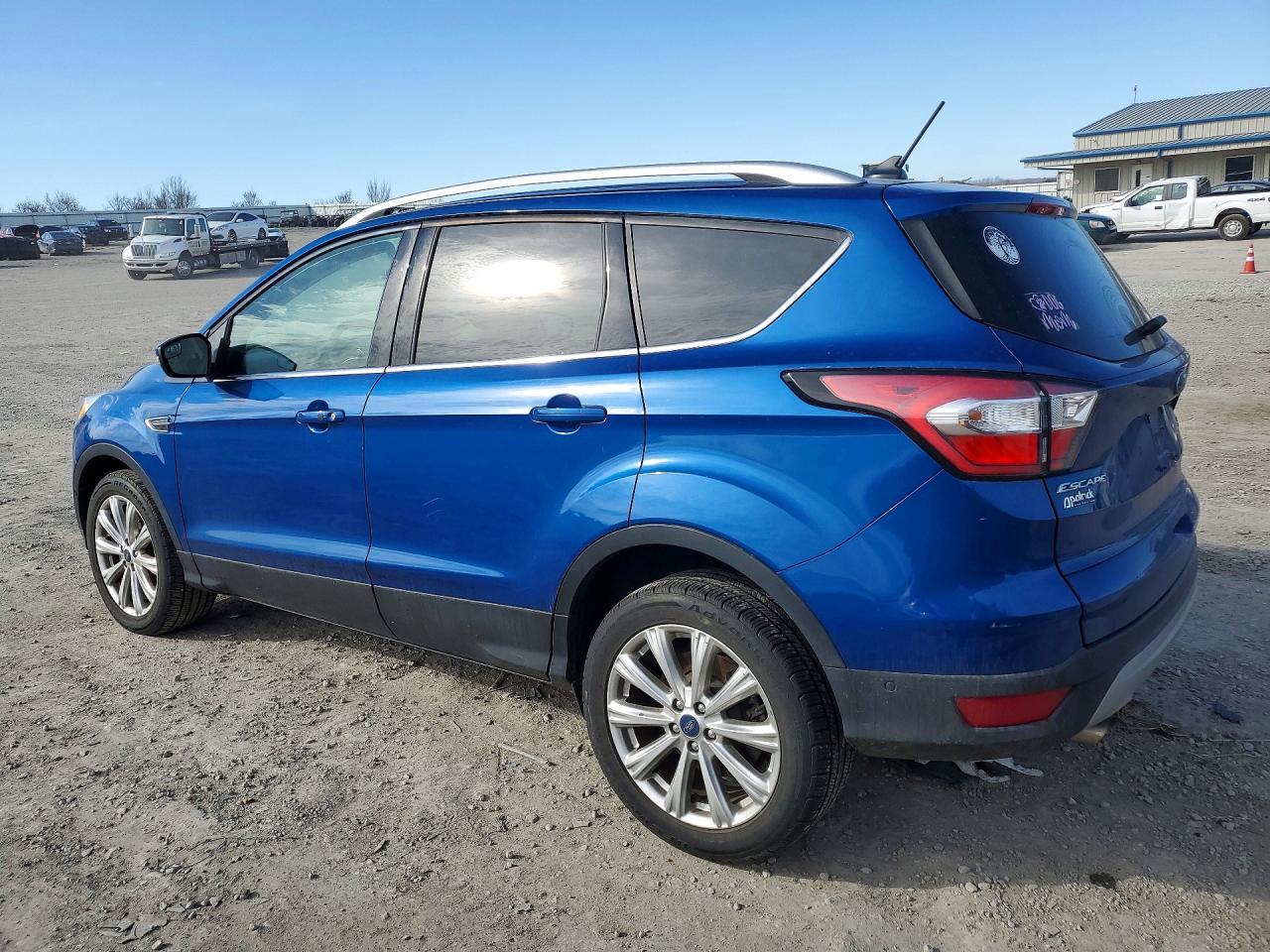 2018 Ford Escape Titanium - zdjęcie 2