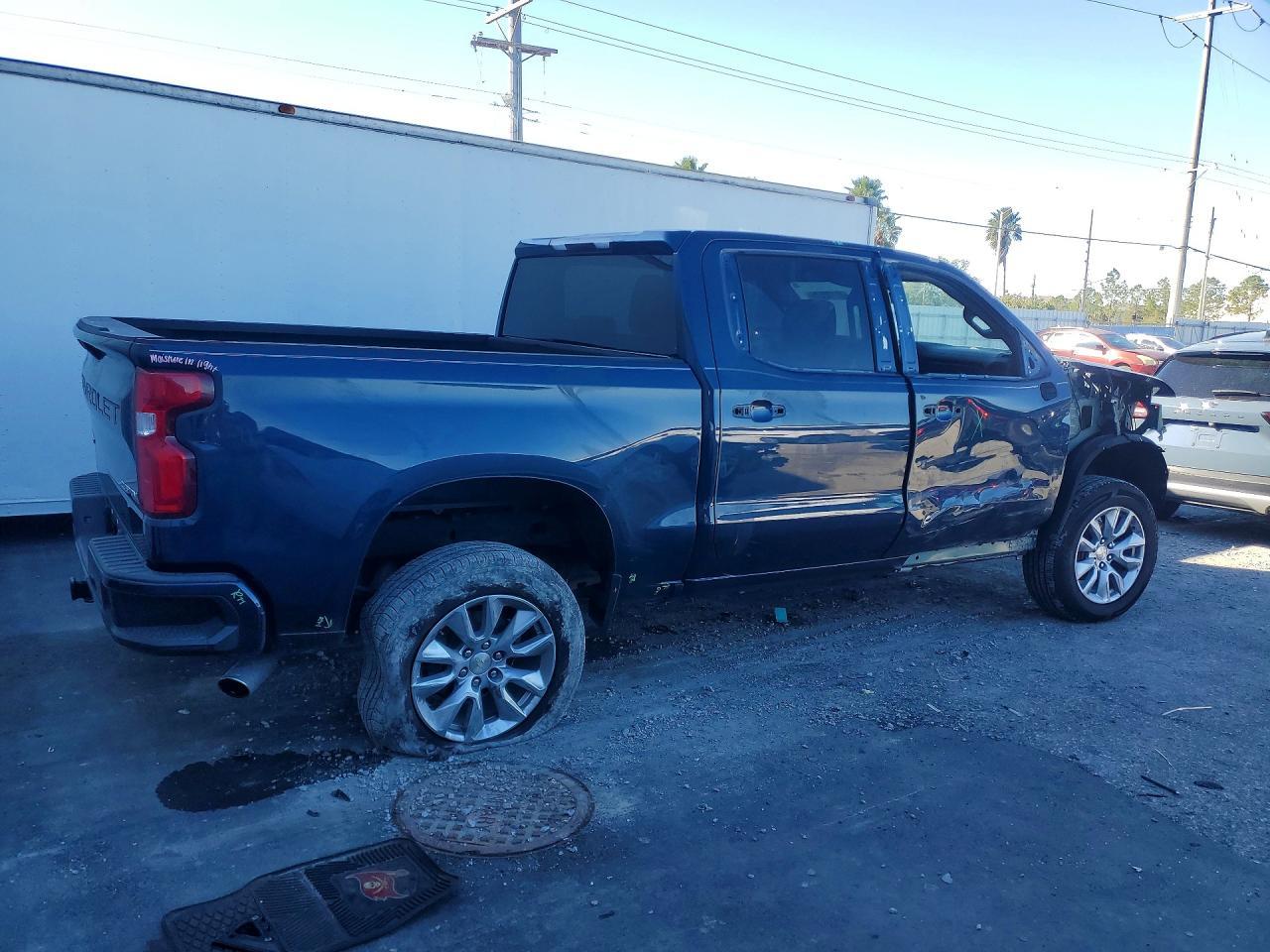 2020 Chevrolet Silverado C1500 Custom - zdjęcie 3