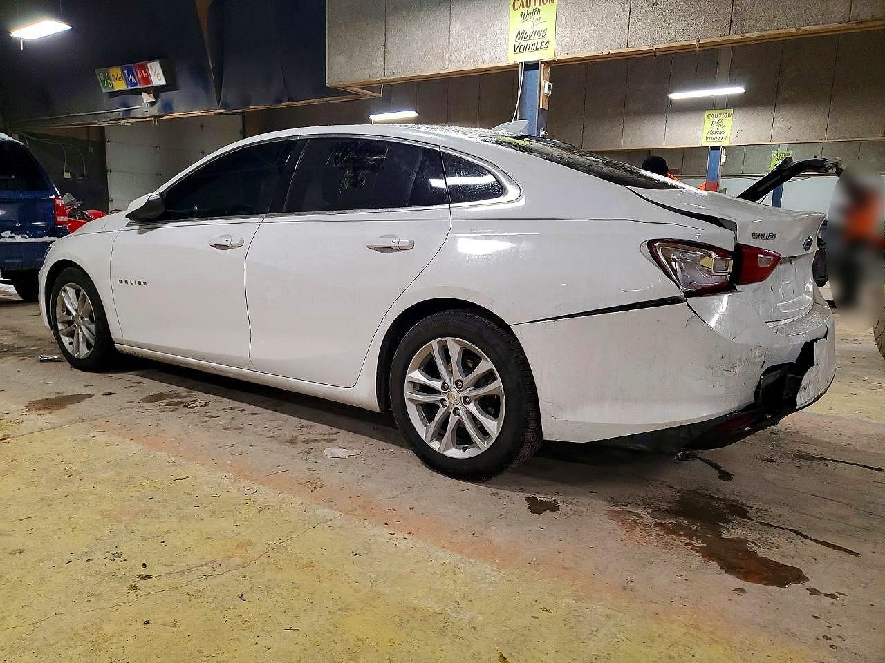 2017 Chevrolet Malibu Lt - zdjęcie 2